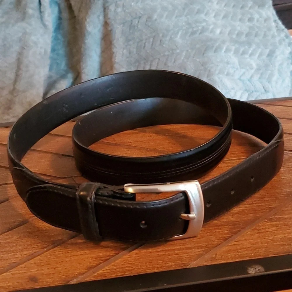 Men's Black leather dress belt